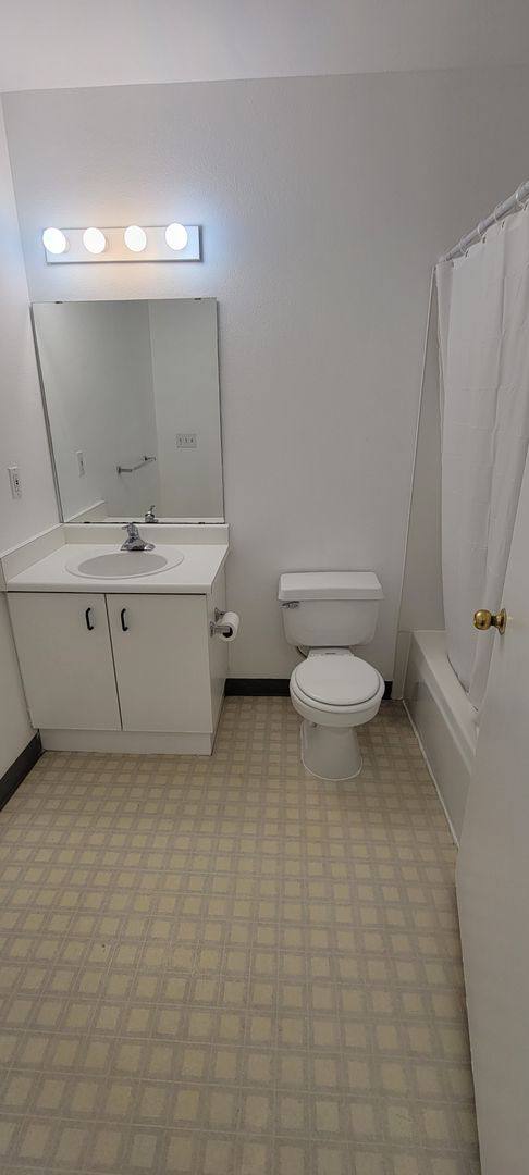 Apartment for rent at 4754 16th Ave NE, Seattle, WA 98105