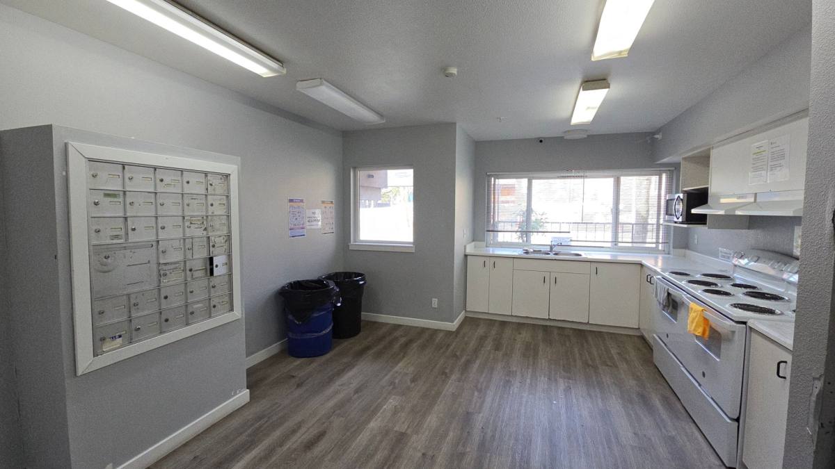 Apartment for rent at 4754 16th Ave NE, Seattle, WA 98105