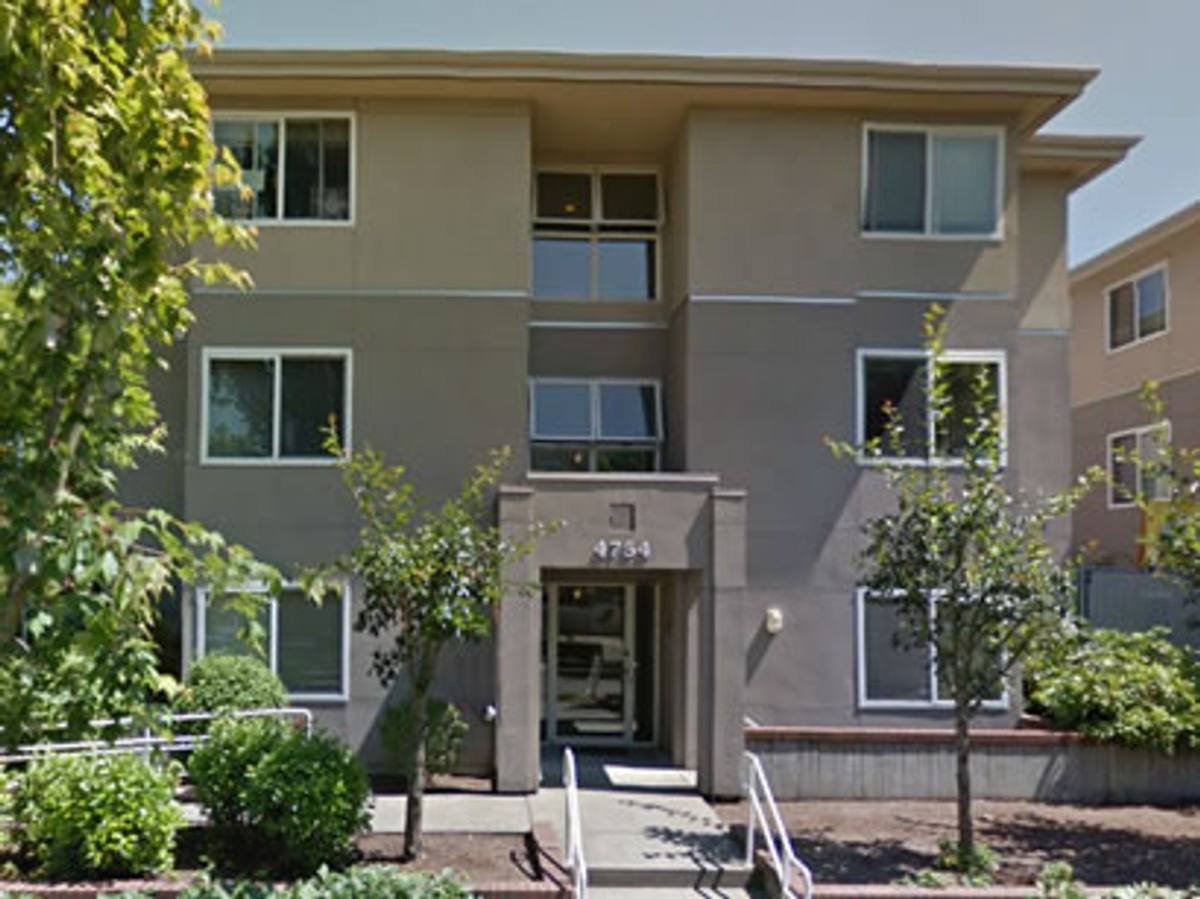 Apartment for rent at 4754 16th Ave NE, Seattle, WA 98105