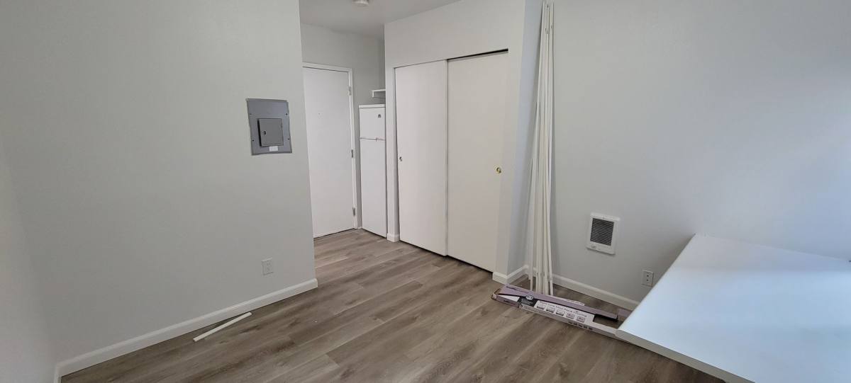 Apartment for rent at 4754 16th Ave NE, Seattle, WA 98105