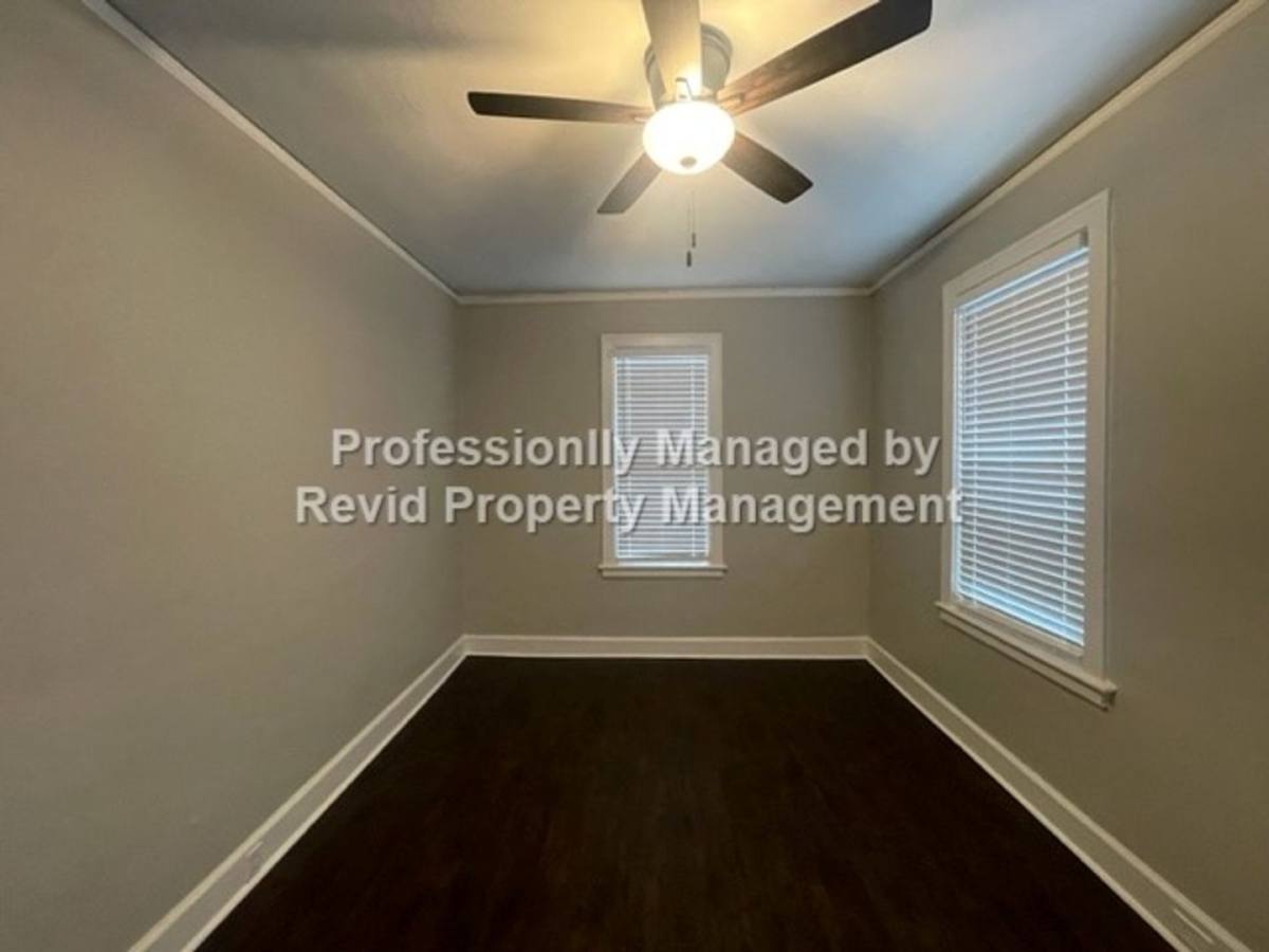 Apartment for rent at 148 Stonewall Place, Memphis, TN 38104