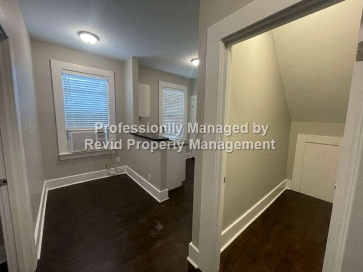Apartment for rent at 148 Stonewall Place, Memphis, TN 38104