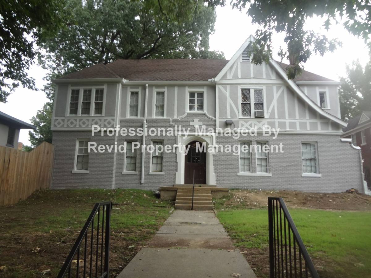 Apartment for rent at 148 Stonewall Place, Memphis, TN 38104