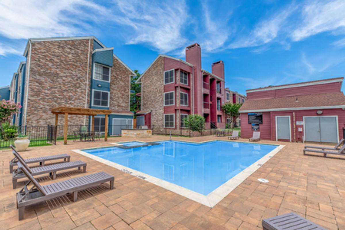 Apartment for rent at 9727 Whitehurst Dr, Dallas, TX 75243