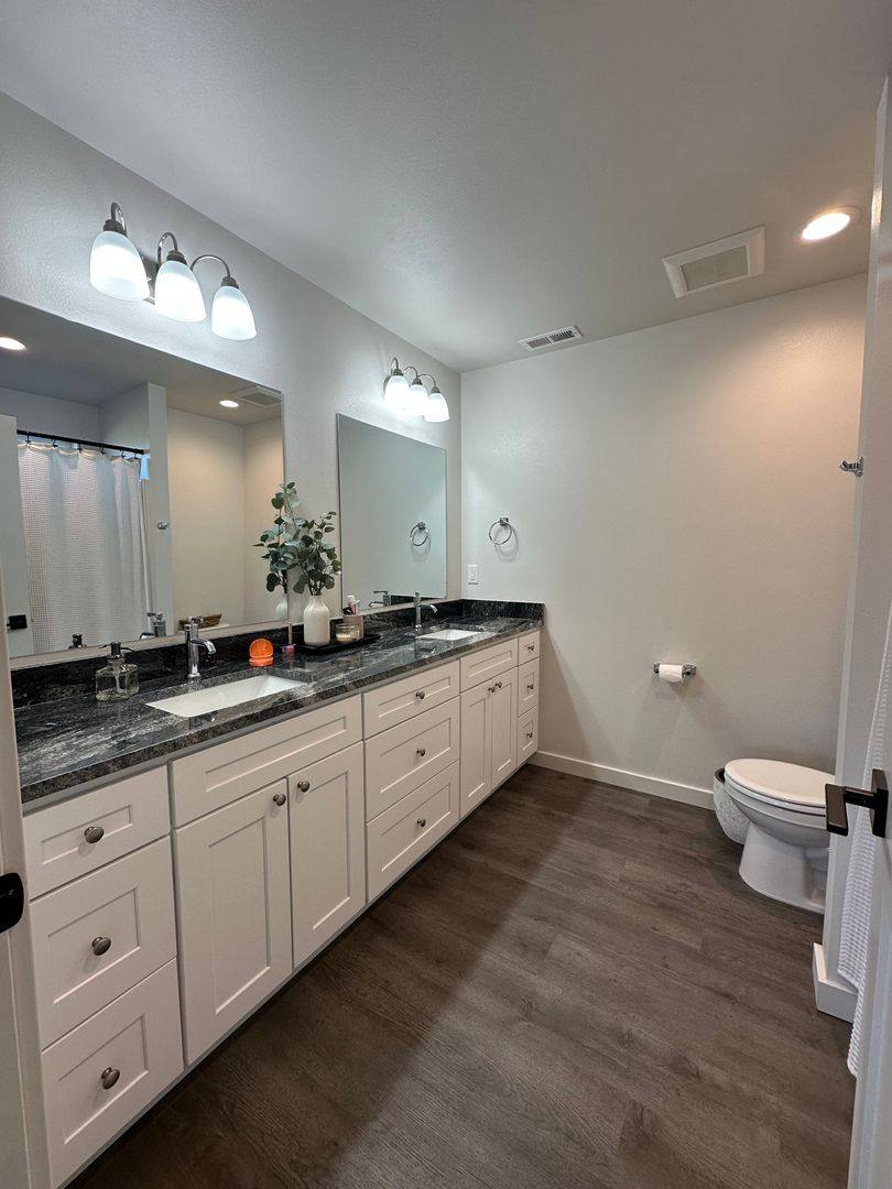 Townhouse for rent at 527 S Canterbury Lane, Moses Lake, WA 98837