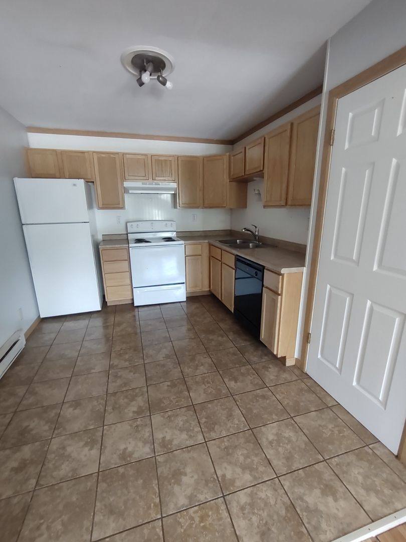 Apartment for rent at 136 Earl St, Evansdale, IA 50707