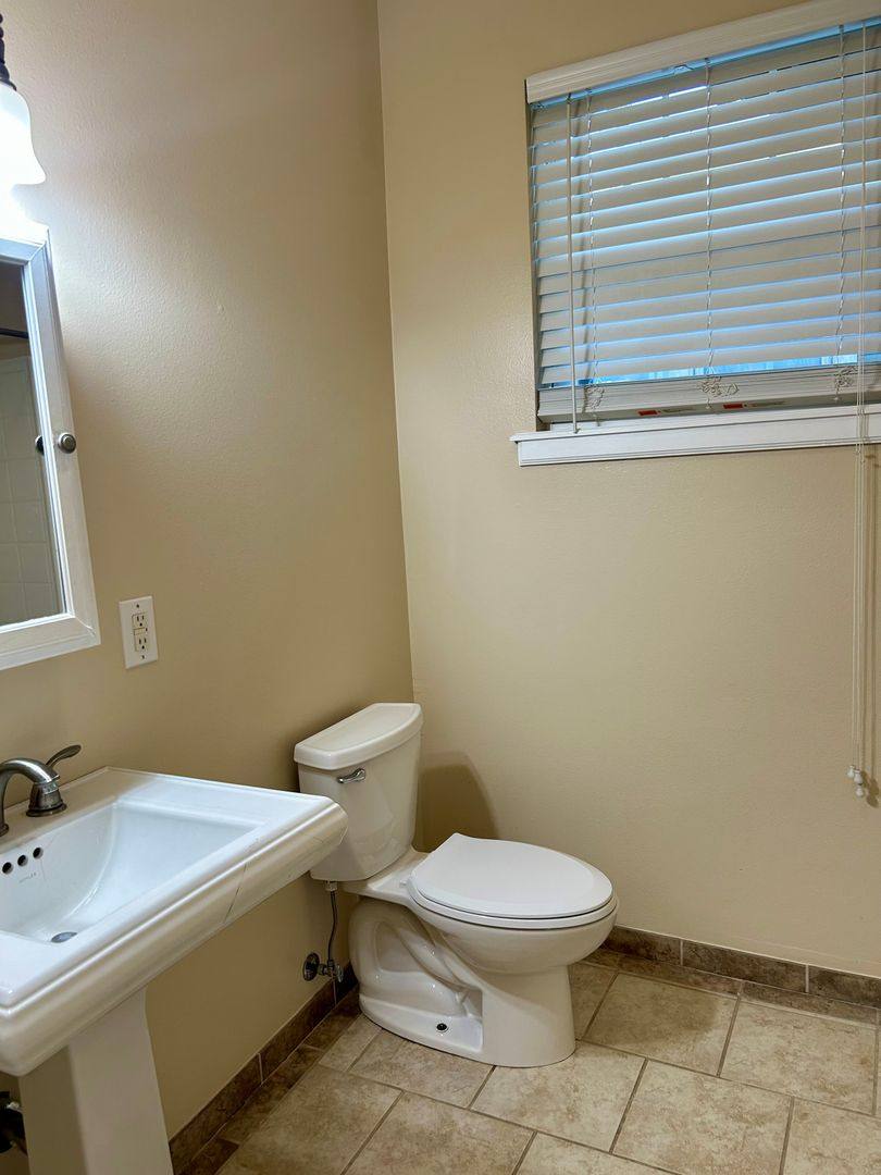 Apartment for rent at 5619 Vicksburg St, New Orleans, LA 70124