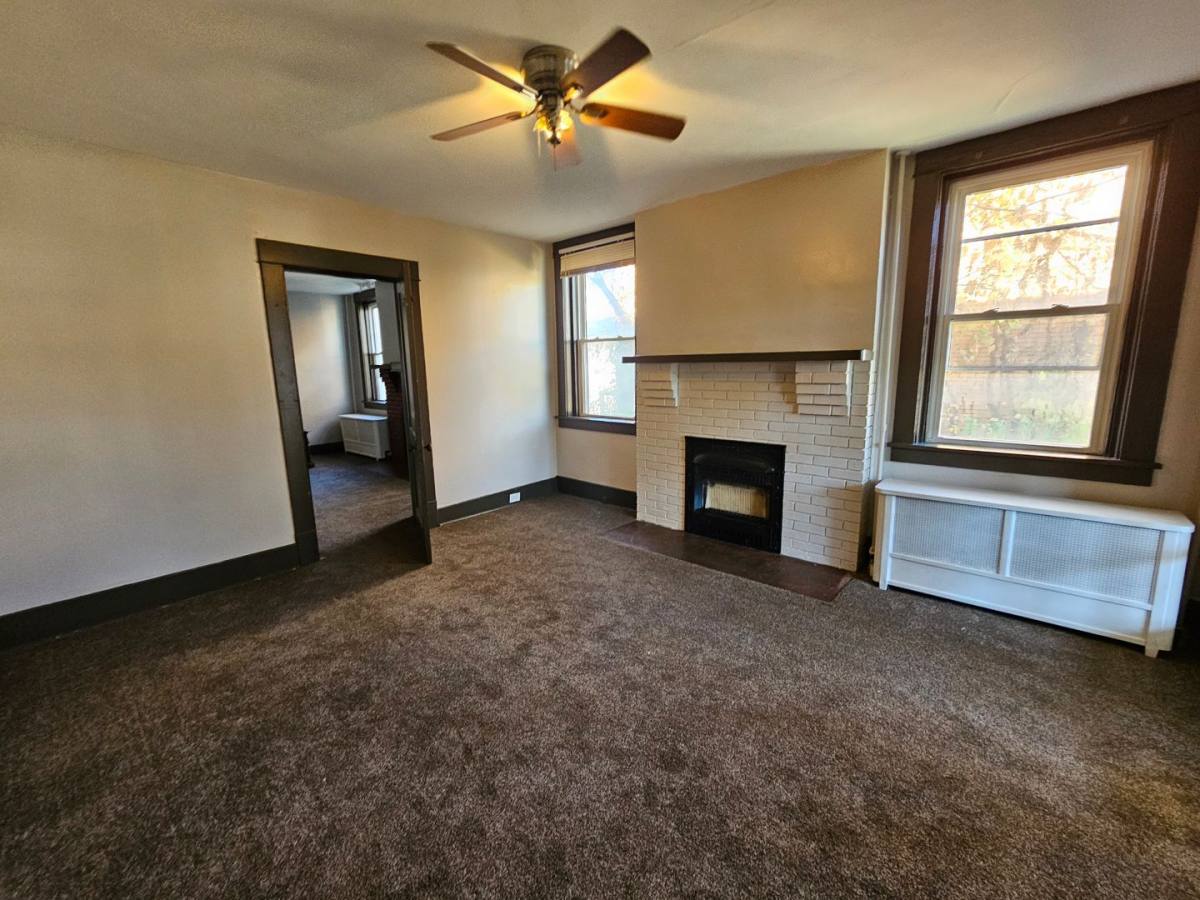 Apartment for rent at 1314 Vine St, McKees Rocks, PA 15136