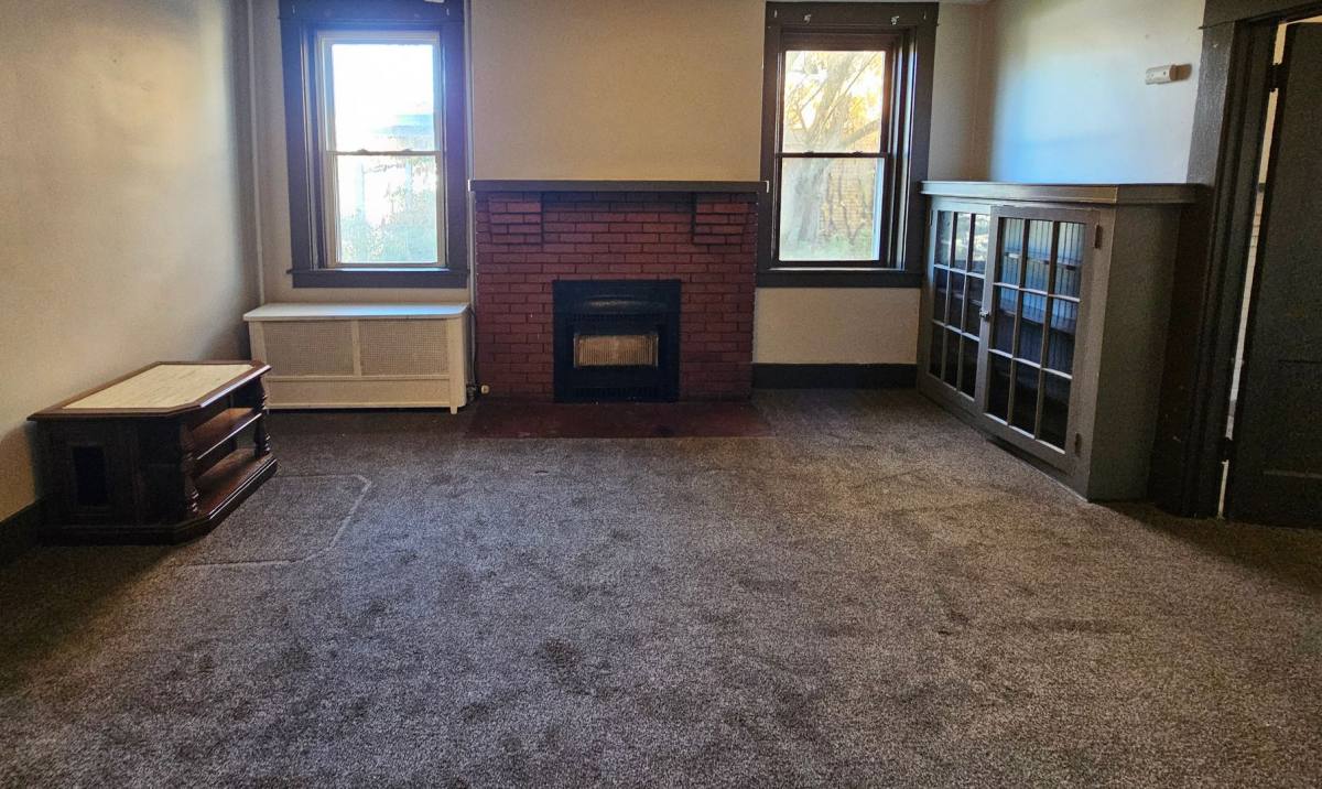 Apartment for rent at 1314 Vine St, McKees Rocks, PA 15136