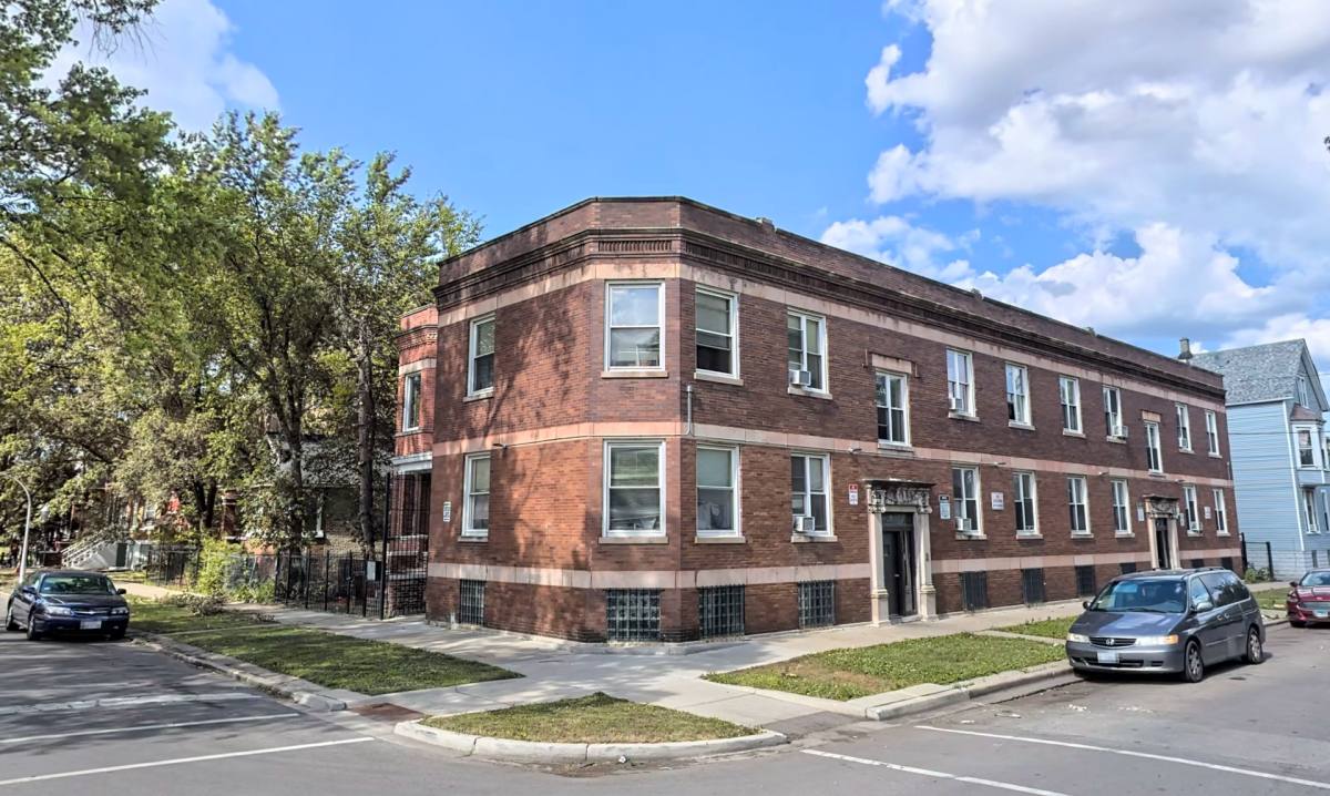 Apartment for rent at 1016-24 W 64th St, Chicago, IL 60621