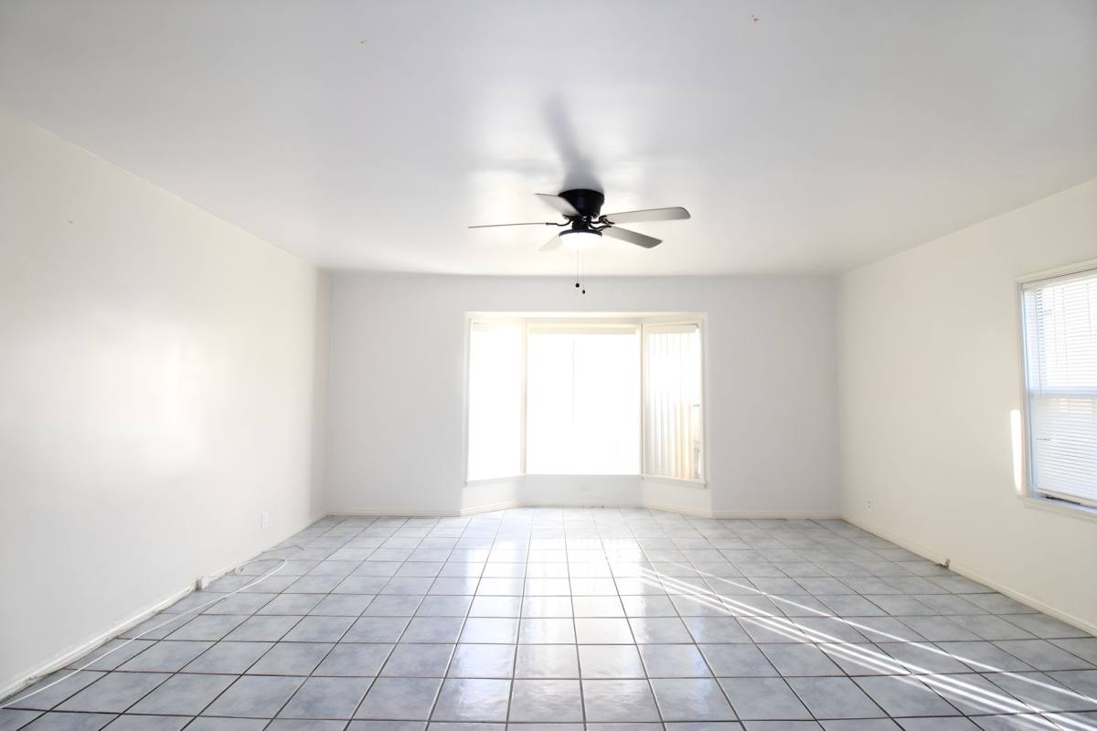 Apartment for rent at 2816 W Vernon Ave, Los Angeles, CA 90008
