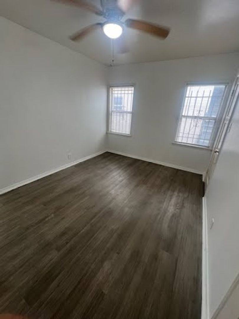 Apartment for rent at 2816 W Vernon Ave, Los Angeles, CA 90008