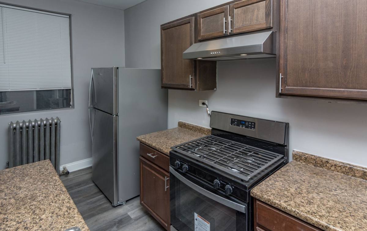 Apartment for rent at 7436 S Kingston Ave, Chicago, IL 60649