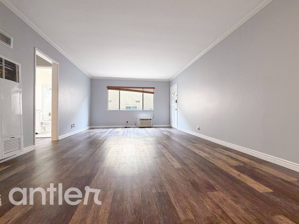Apartment for rent at 14270 Dickens St, Sherman Oaks, CA 91423