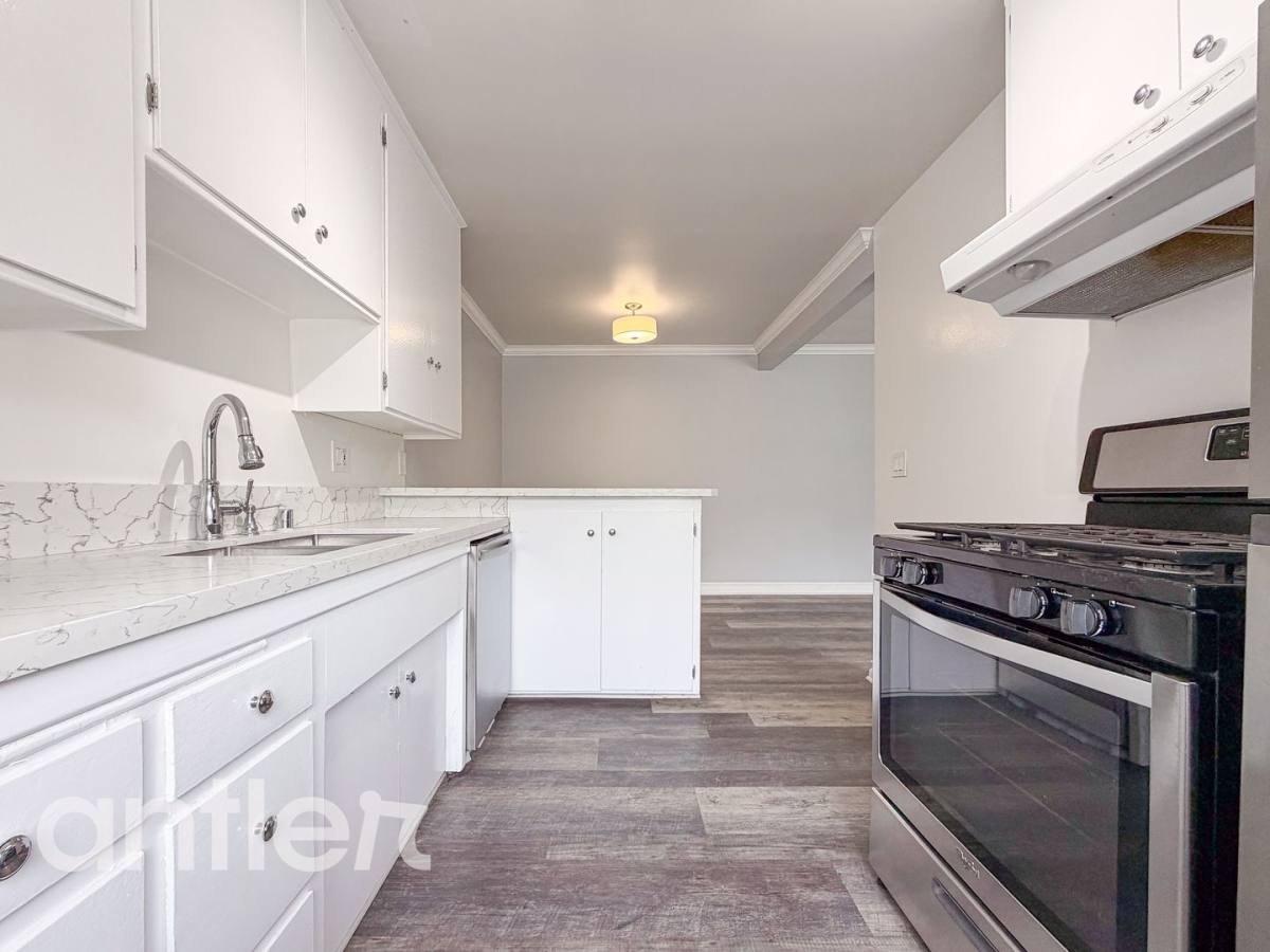 Apartment for rent at 14270 Dickens St, Sherman Oaks, CA 91423
