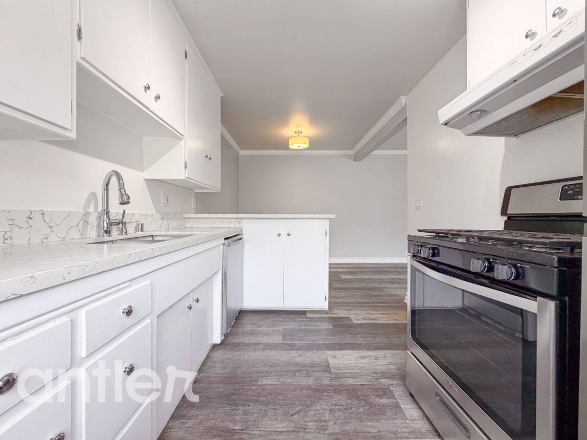 Apartment for rent at 14270 Dickens St, Sherman Oaks, CA 91423