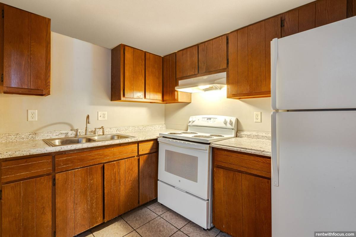 Apartment for rent at 505 Oakridge Lane, New London, WI 54961