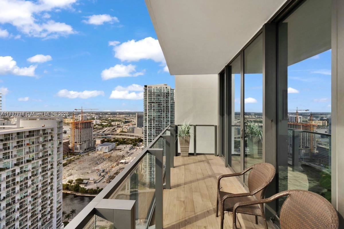 Apartment for rent at 88 SW 7th St #3410, Miami, FL 33130