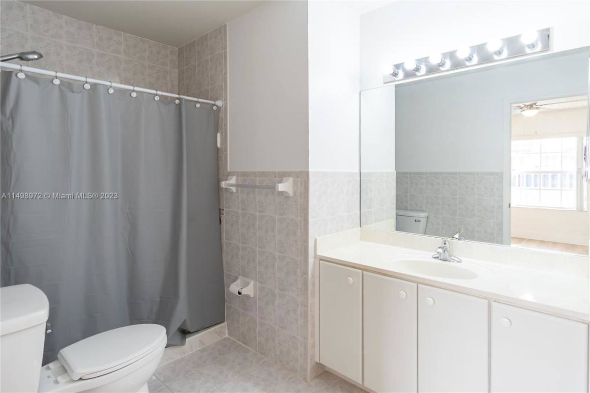 9173 NW 120th Terrace, Hialeah, FL 33018 - House for Rent - Image 9