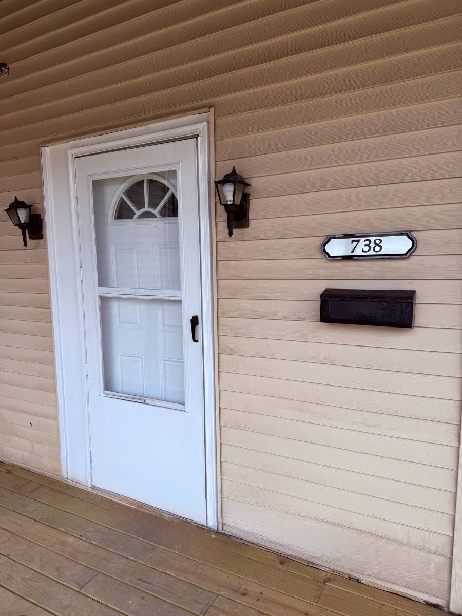 House for rent at 738 Chartiers Ave, McKees Rocks, PA 15136