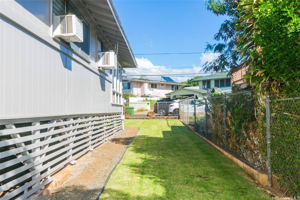 House for rent at 730 6th Ave, Honolulu, HI 96816