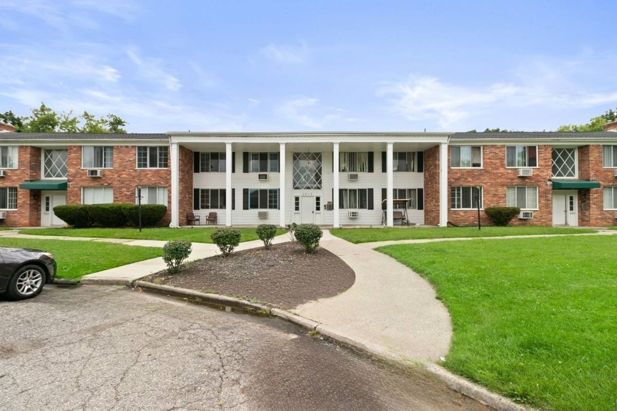 Apartment for rent at 1815 Potomac Circle, Lansing, MI 48910