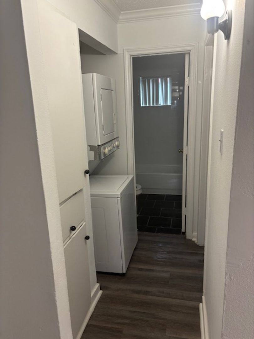 Apartment for rent at 2212 Dunlavy St, Houston, TX 77006