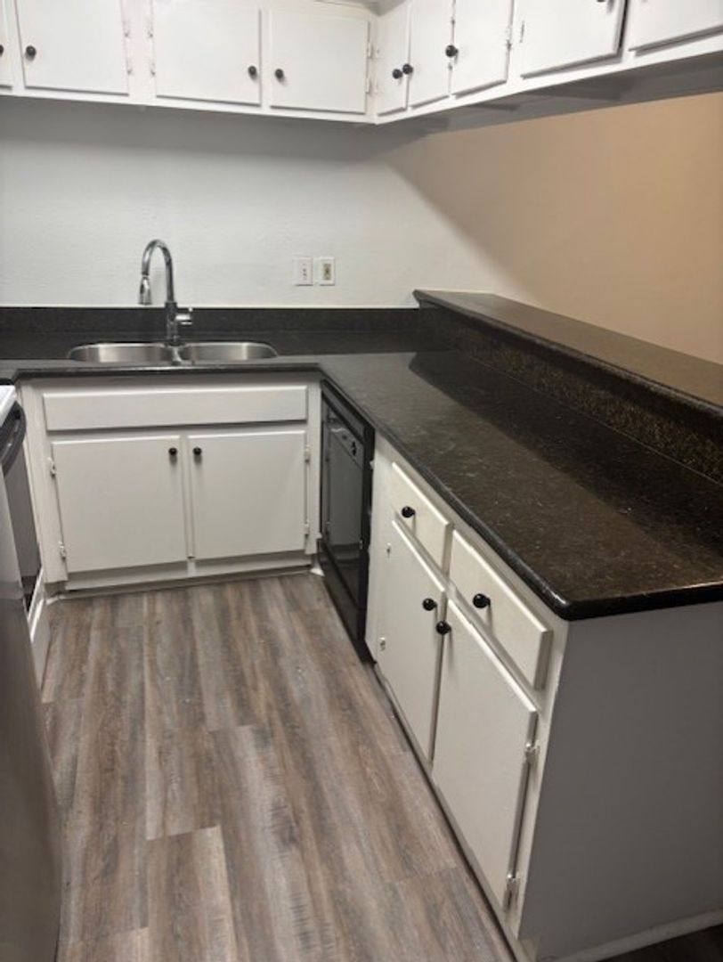 Apartment for rent at 2212 Dunlavy St, Houston, TX 77006
