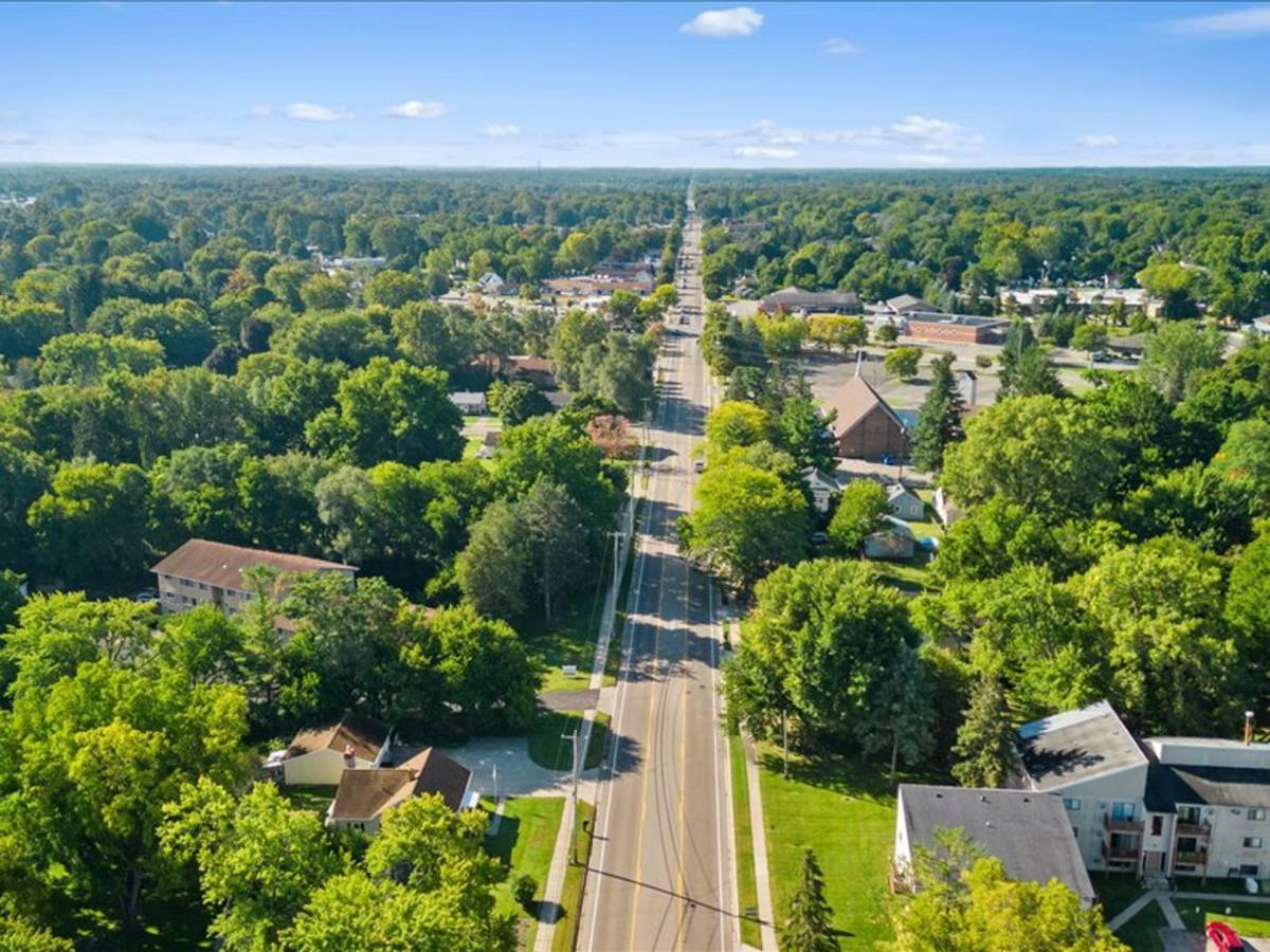 Apartment for rent at 2342 Aurelius Rd, Holt, MI 48842