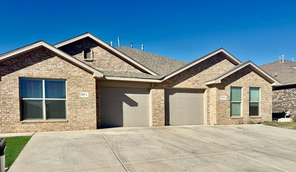 Townhouse for rent at 2121 N Ave, Lubbock, TX 79403