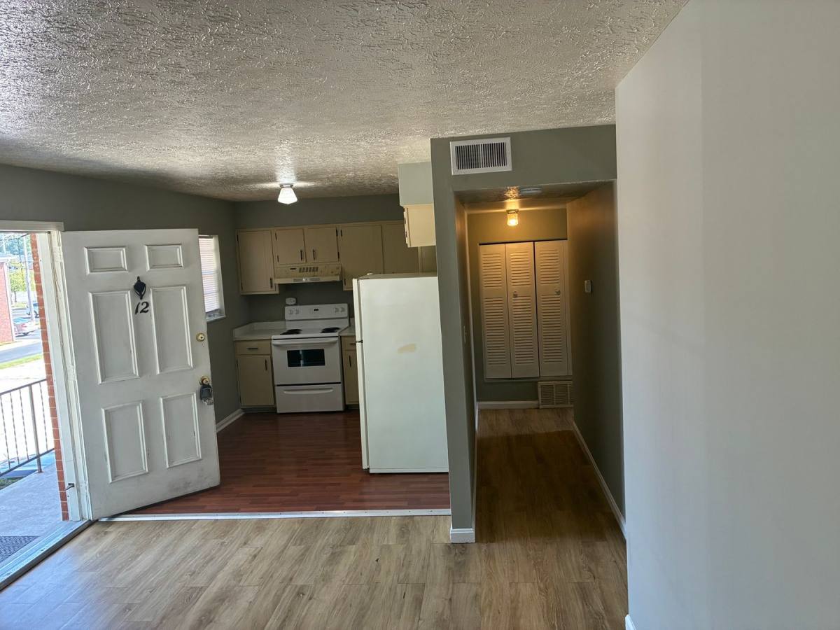 Apartment for rent at 5458 New Cut Rd, Louisville, KY 40214
