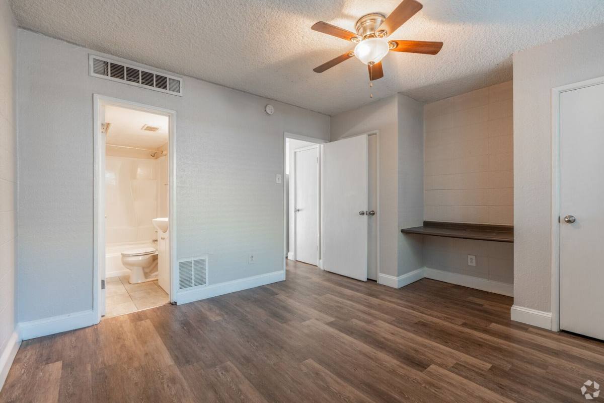 Apartment for rent at 1639 Monroe Ave, Memphis, TN 38104