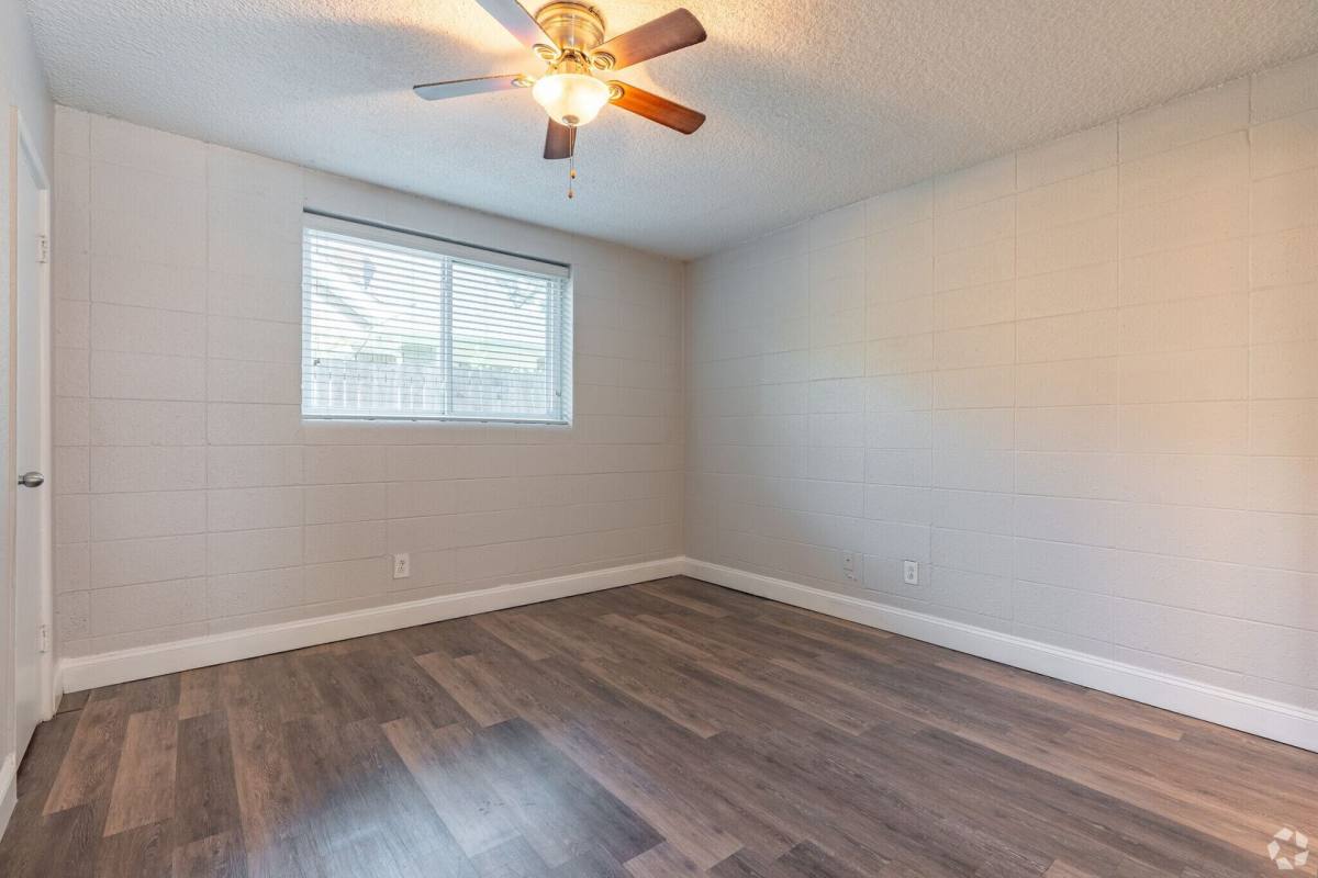 Apartment for rent at 1639 Monroe Ave, Memphis, TN 38104