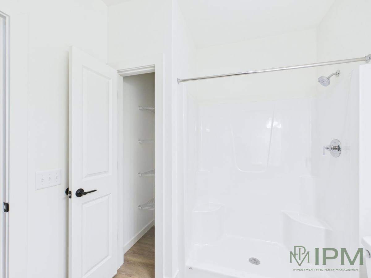 Apartment for rent at 1060 Crest Way, York, PA 17403