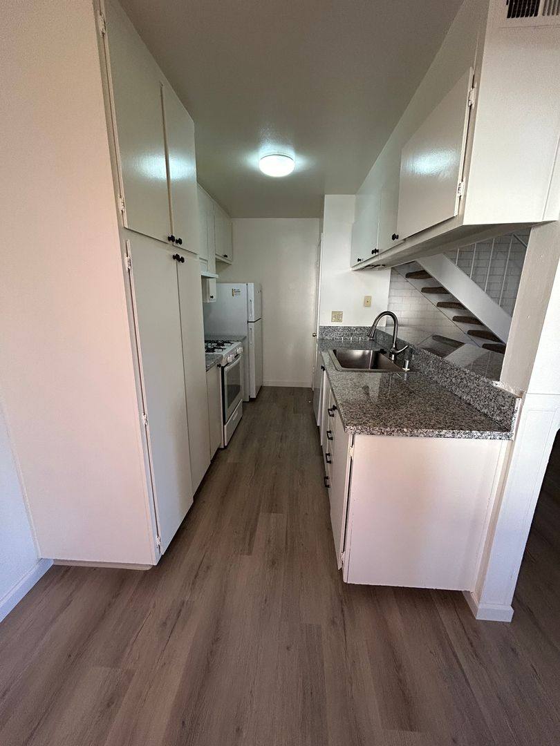 Townhouse for rent at 1703 Donner Ave, Davis, CA 95618