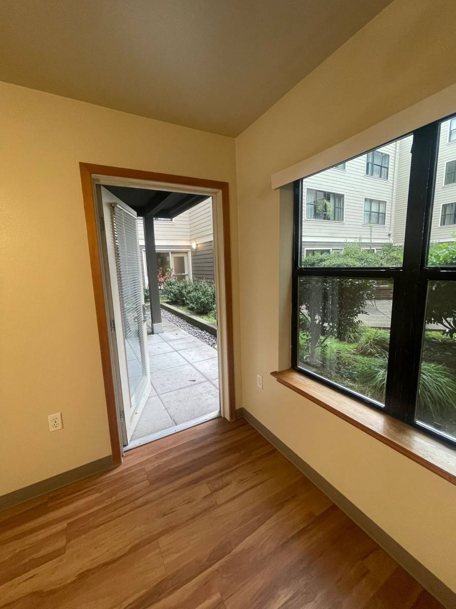 Apartment for rent at 1040 NW 10th Ave, Portland, OR 97209