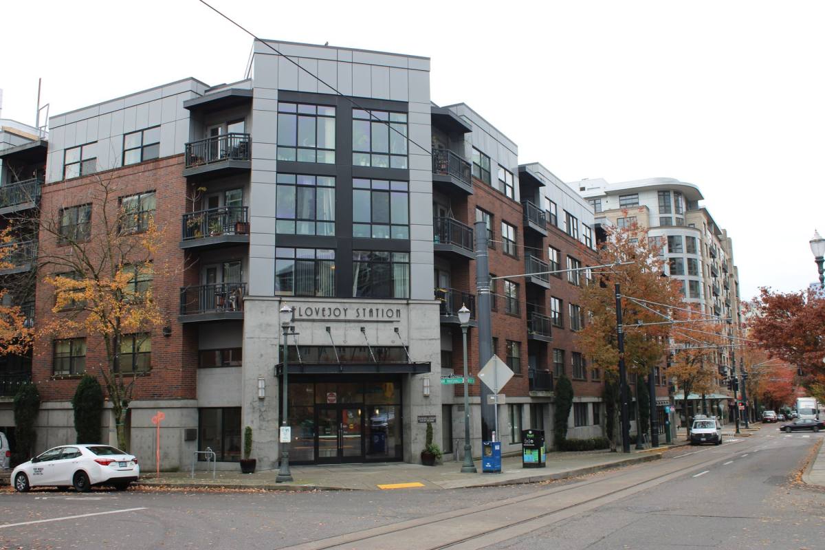 Apartment for rent at 1040 NW 10th Ave, Portland, OR 97209