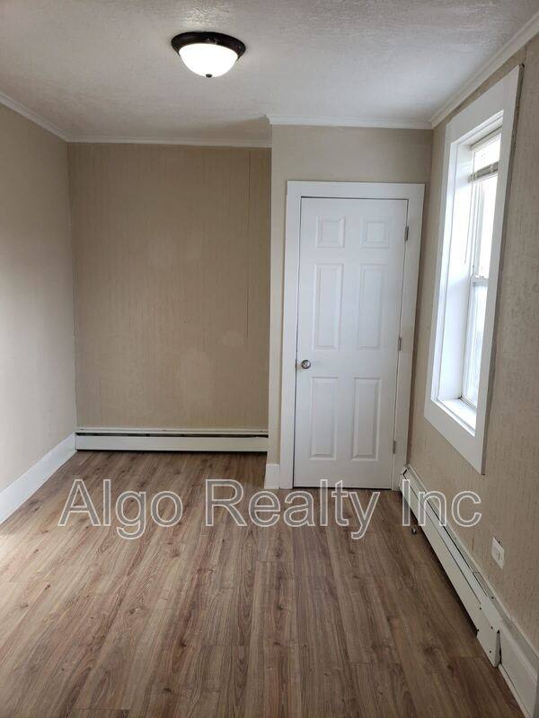 House for rent at 1012 7th St E, Saint Paul, MN 55106