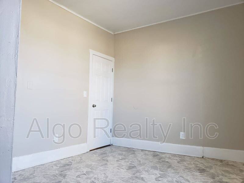 House for rent at 1012 7th St E, Saint Paul, MN 55106