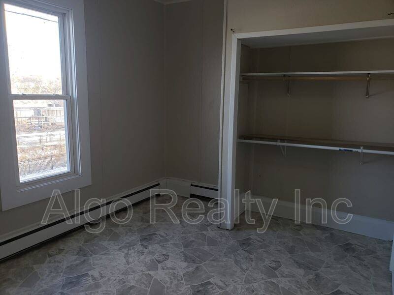 House for rent at 1012 7th St E, Saint Paul, MN 55106