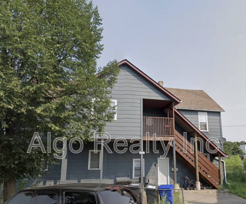 House for rent at 1012 7th St E, Saint Paul, MN 55106