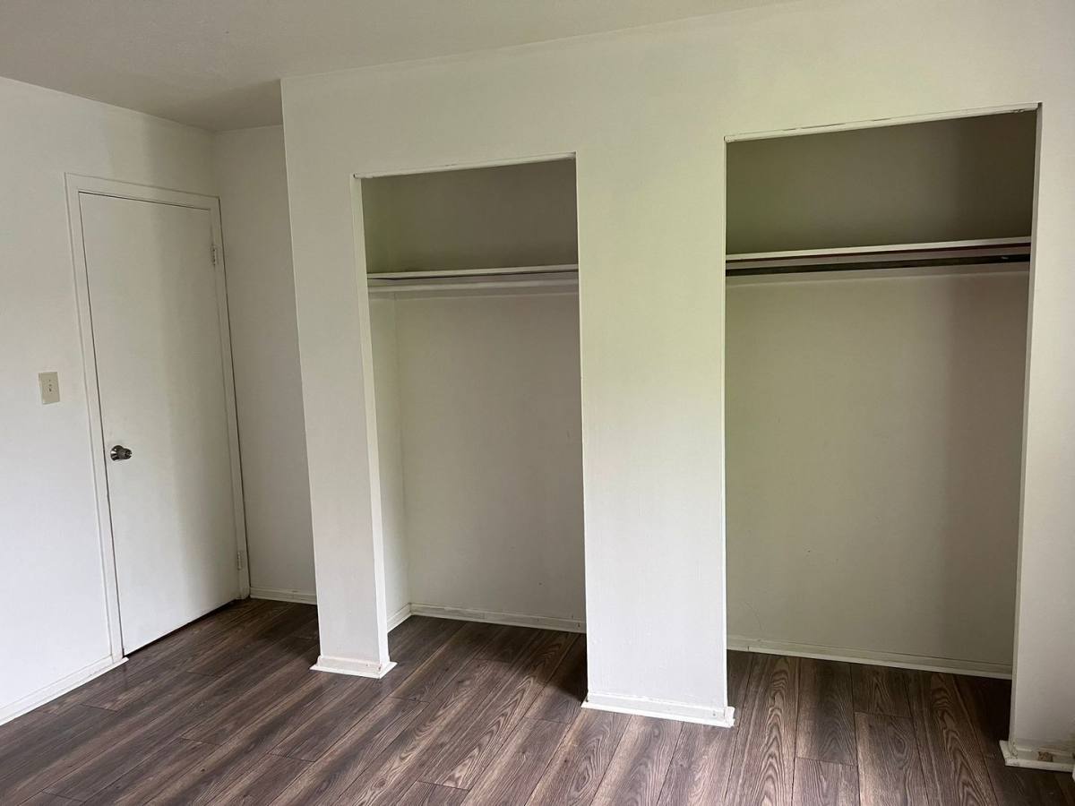 Apartment for rent at 3265 E 143rd St, Cleveland, OH 44120