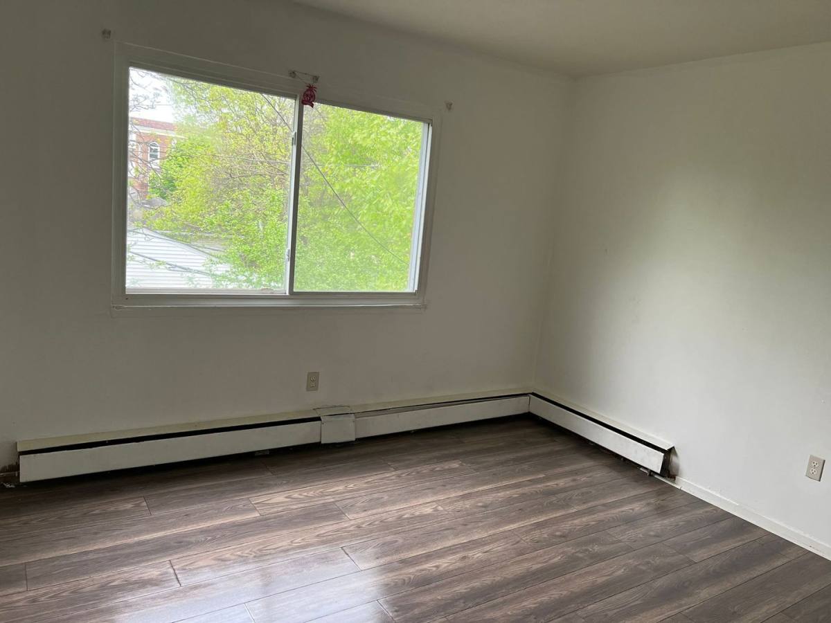 Apartment for rent at 3265 E 143rd St, Cleveland, OH 44120