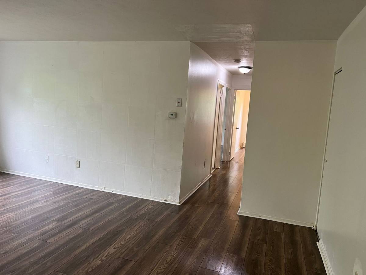 Apartment for rent at 3265 E 143rd St, Cleveland, OH 44120