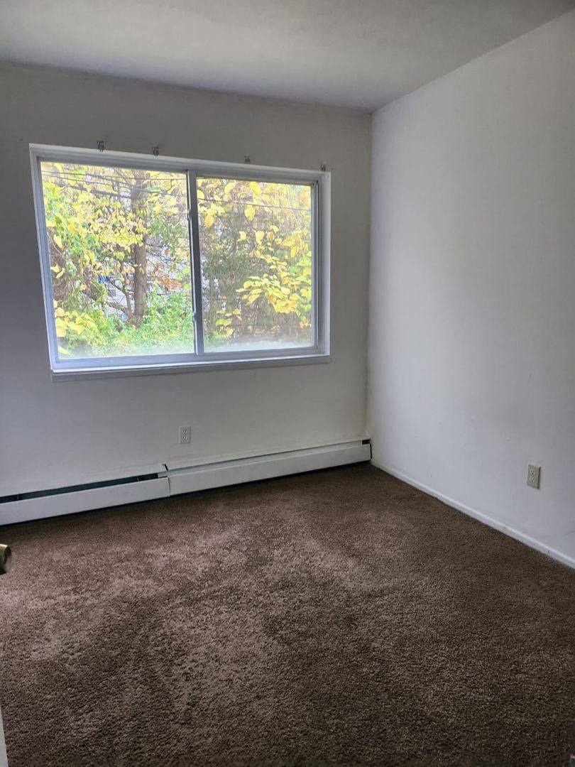 Apartment for rent at 3265 E 143rd St, Cleveland, OH 44120