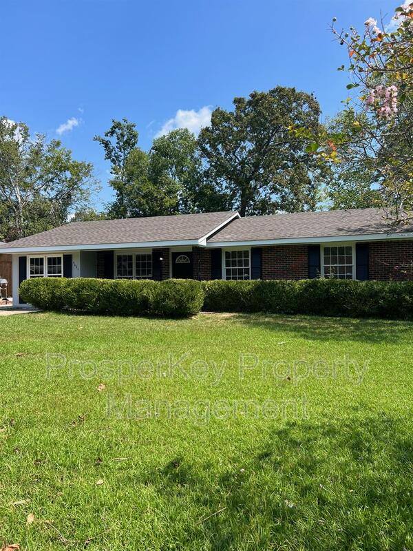 House for rent at 5021 Greensboro Court, Montgomery, AL 36108