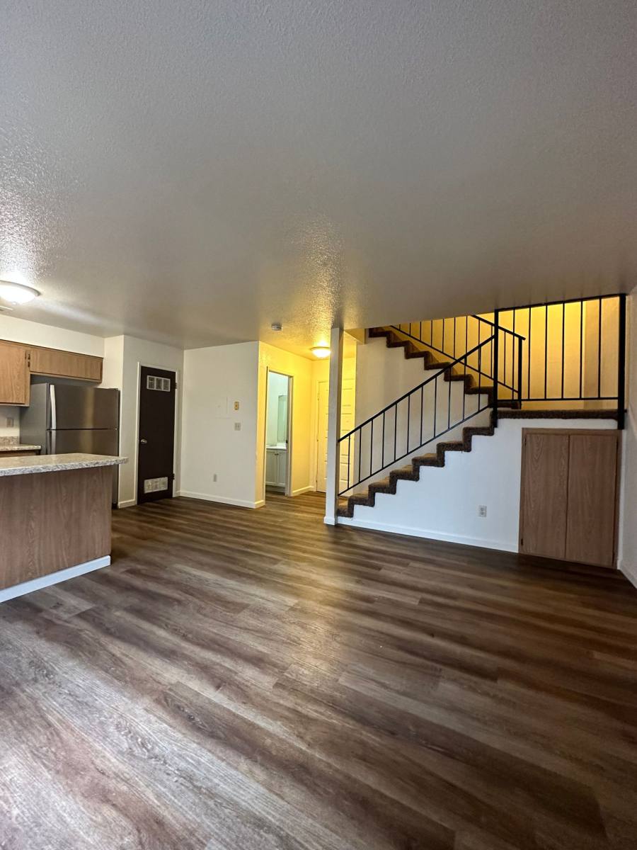 Townhouse for rent at 1011 W 3rd St, Chico, CA 95928