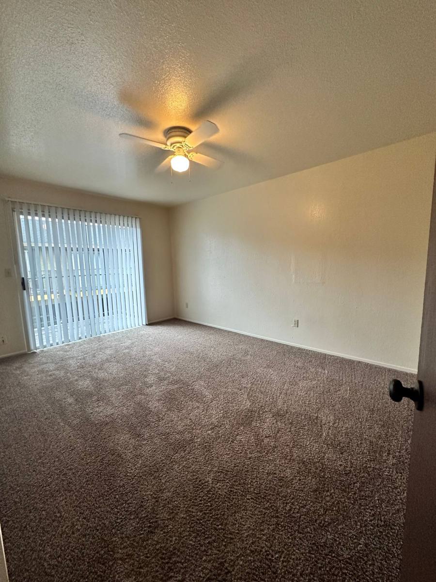 Townhouse for rent at 1011 W 3rd St, Chico, CA 95928