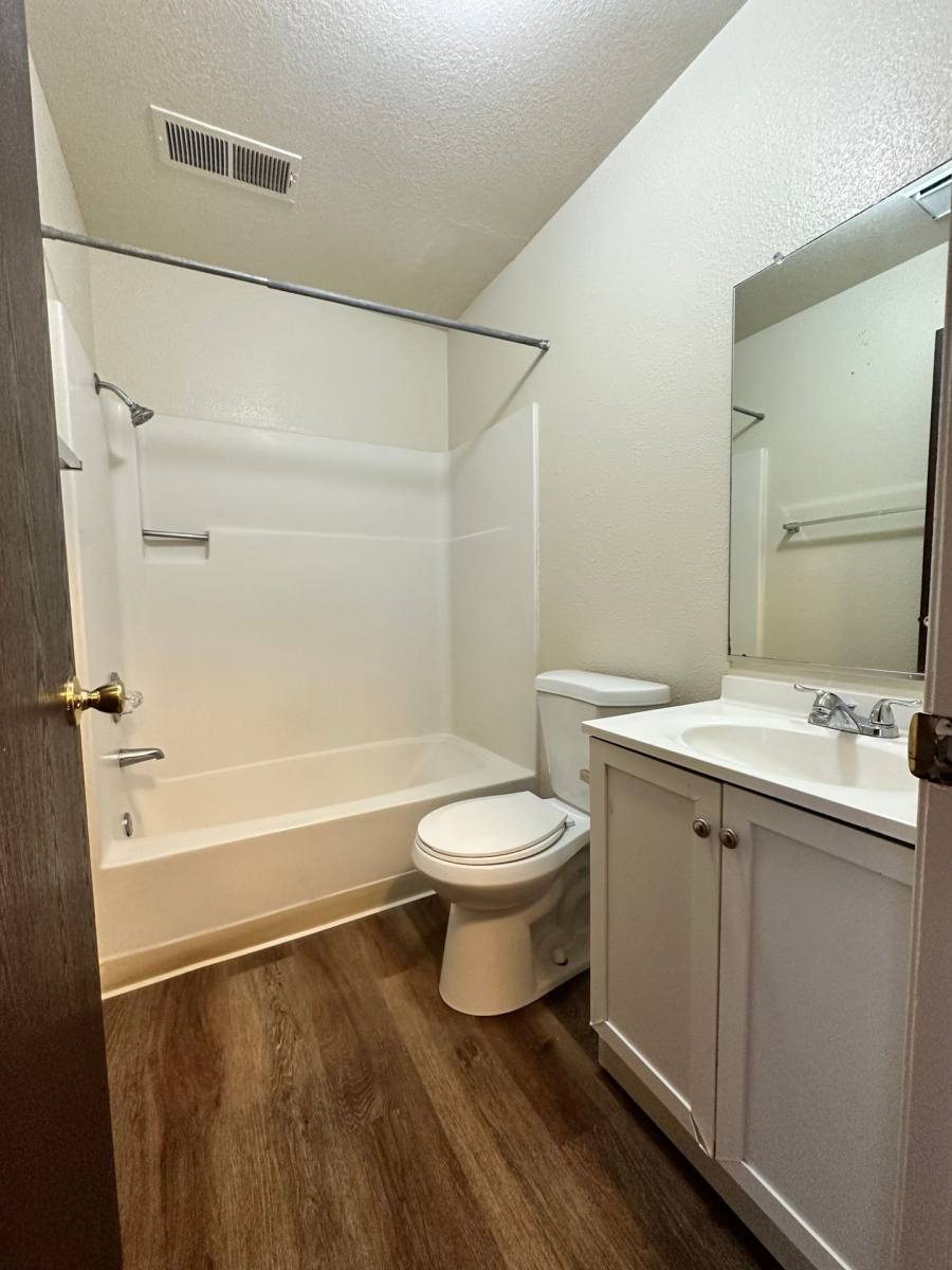 Townhouse for rent at 1011 W 3rd St, Chico, CA 95928