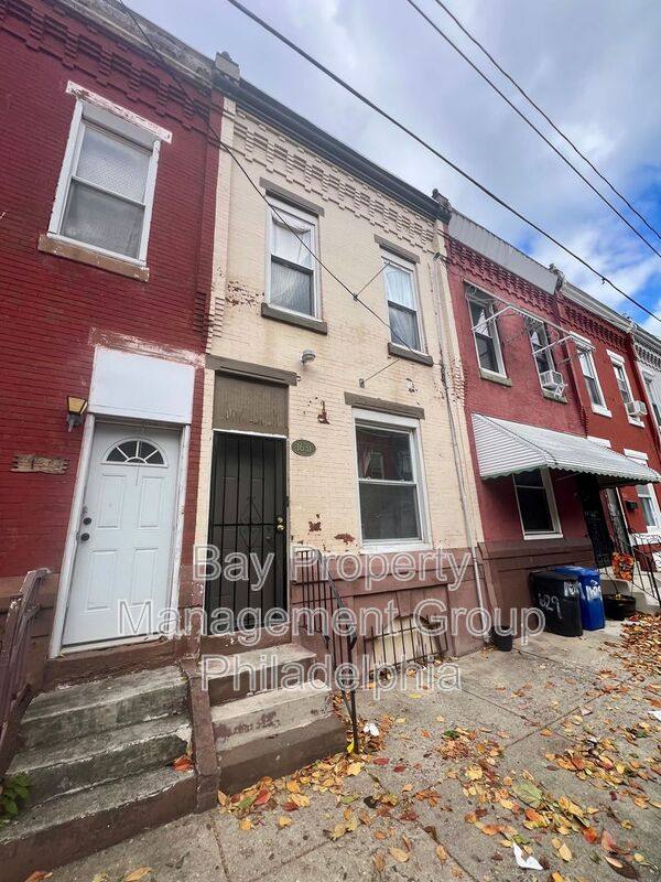 Townhouse for rent at 1631 Edgley St, Philadelphia, PA 19121